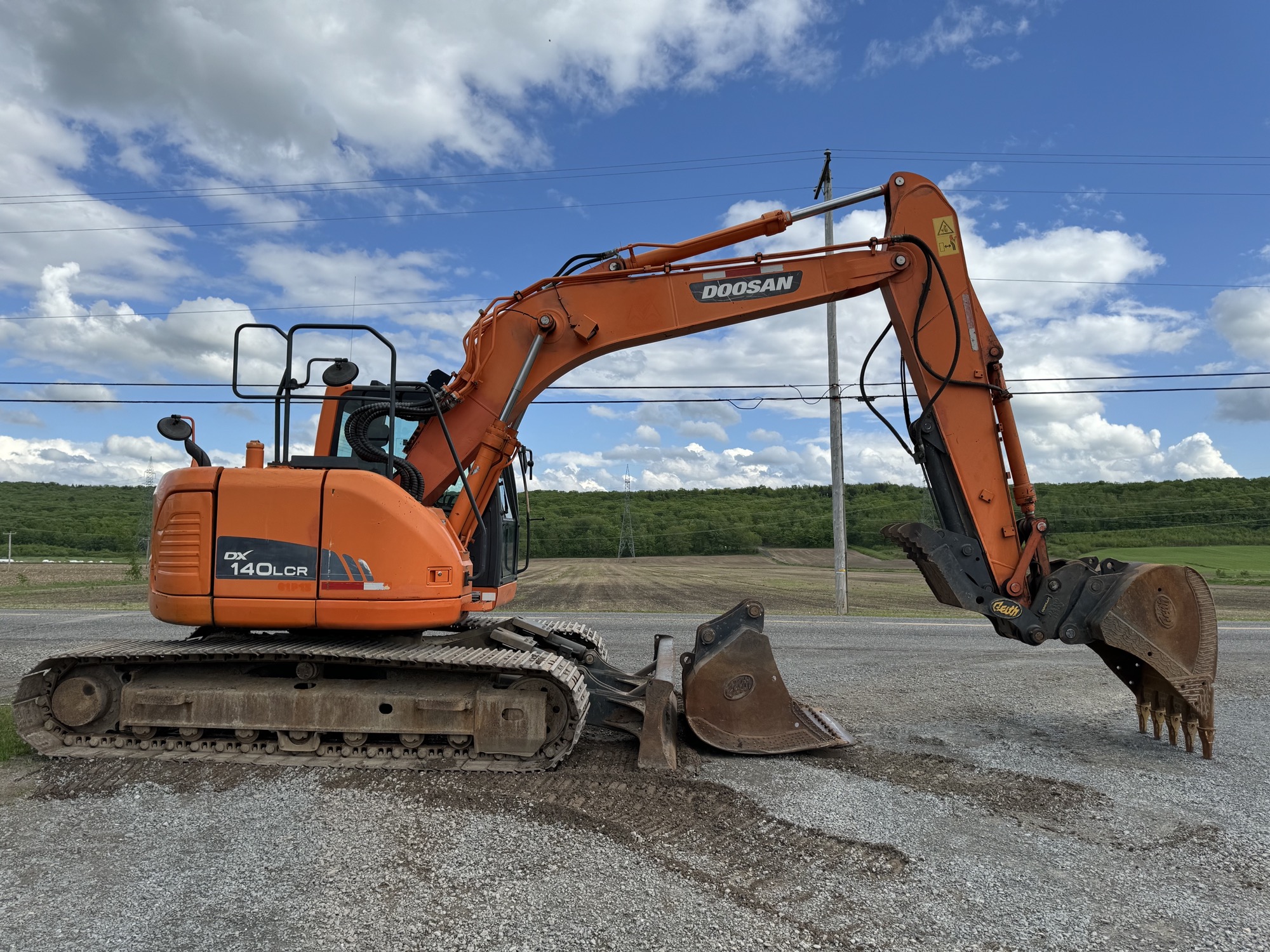 Doosan DX140_0410.jpg