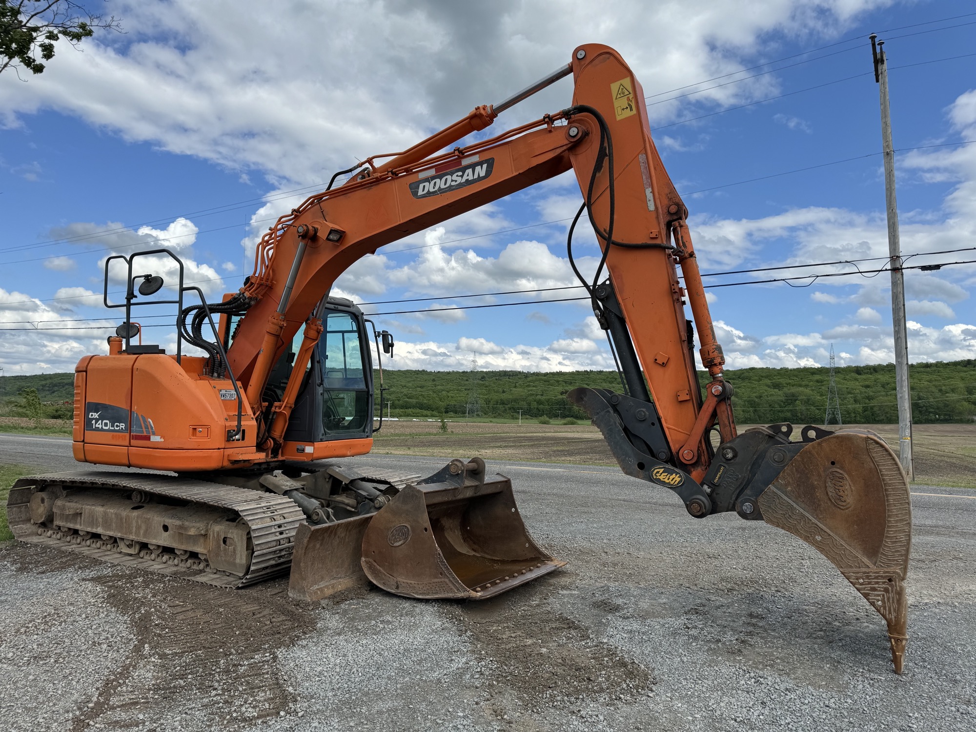 Doosan DX140_0409.jpg