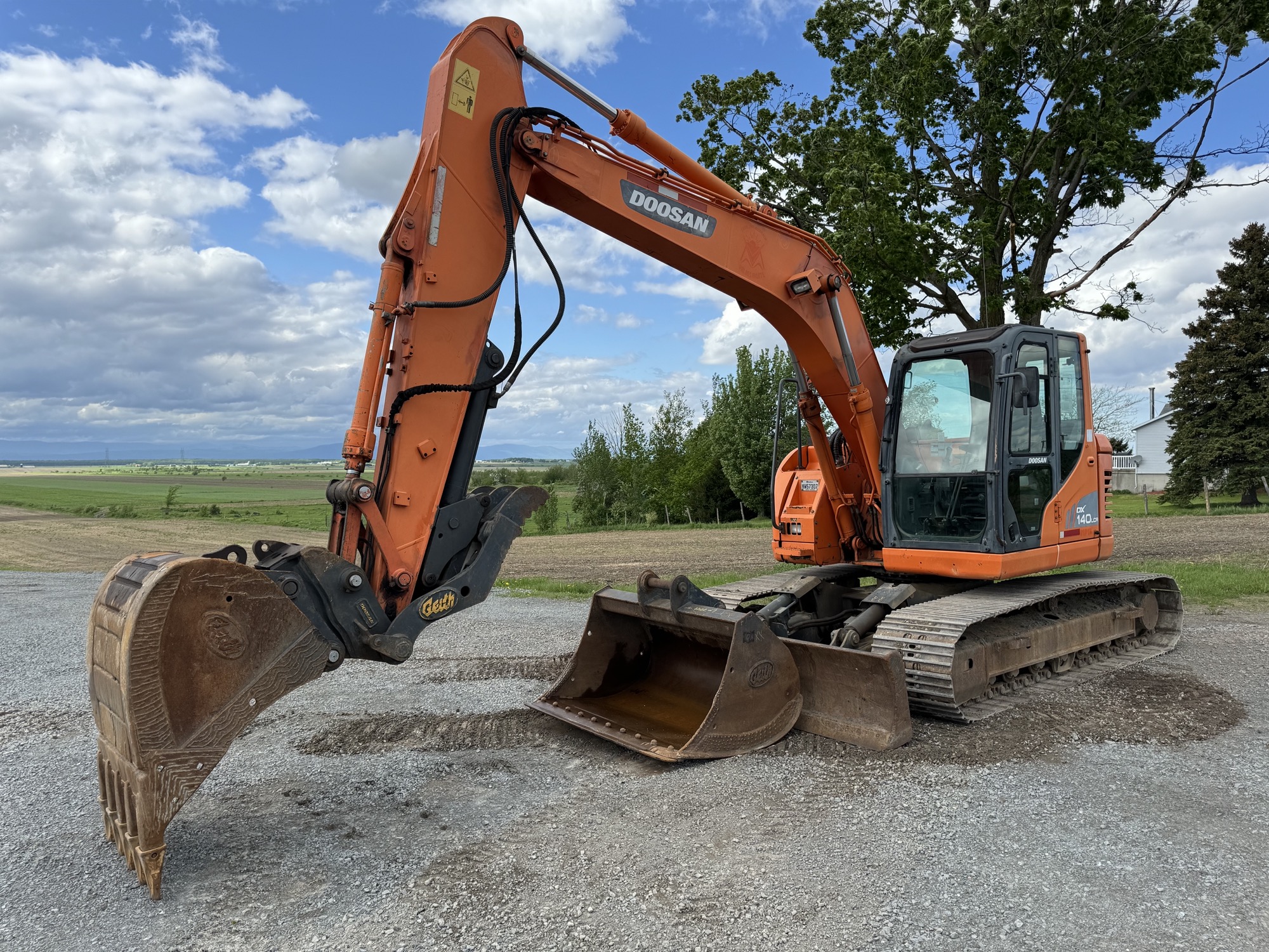 Doosan DX140_0408.jpg