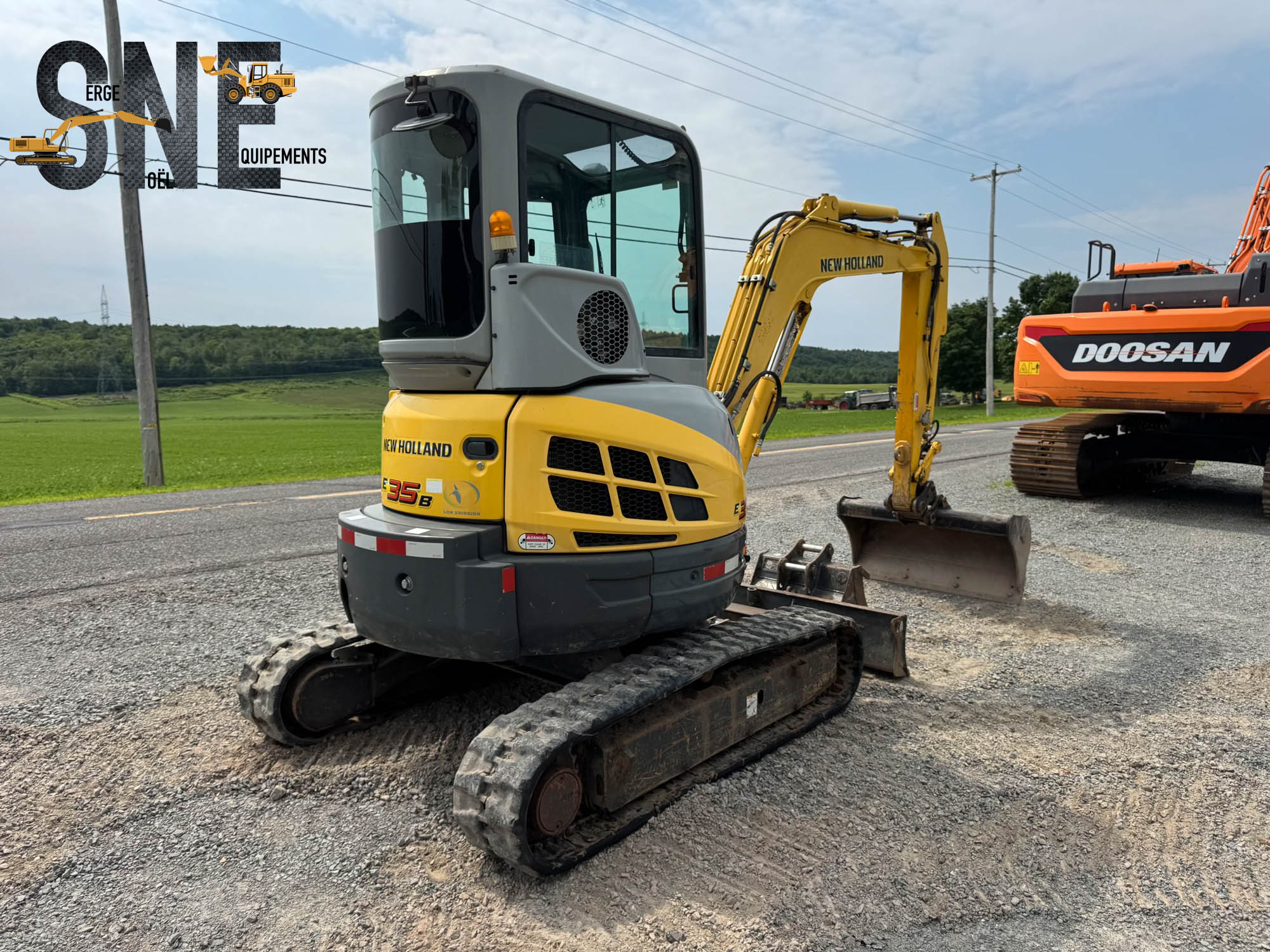 New Holland E35B_7290.jpg
