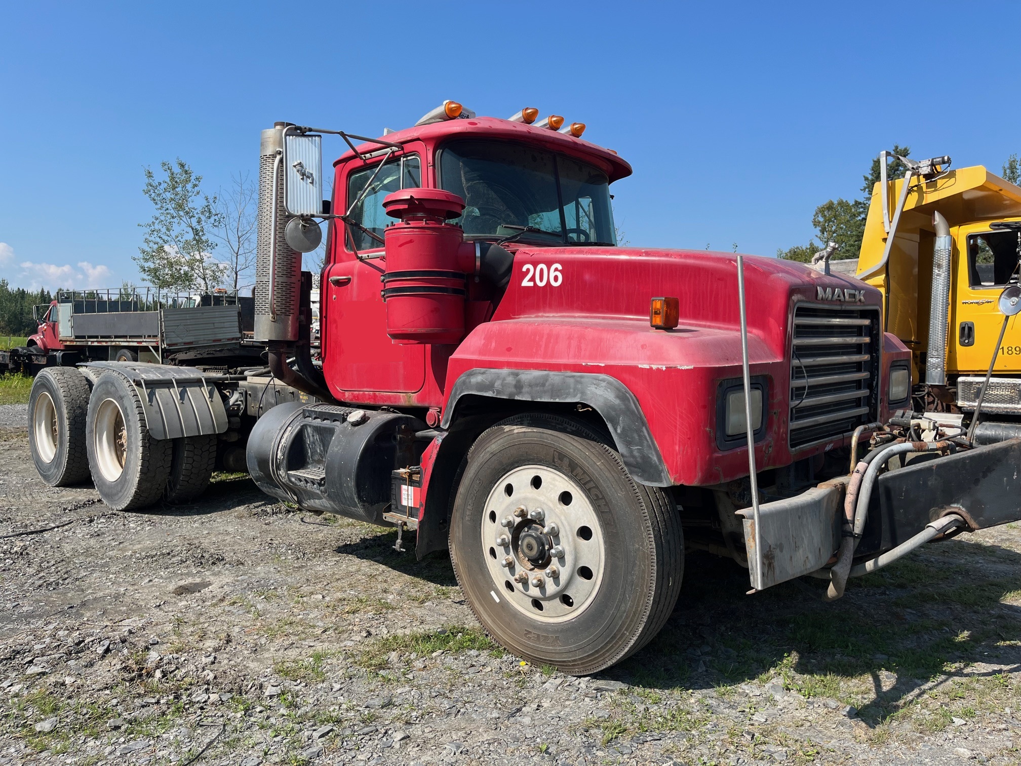 1999 - Mack RD688S - Camion export 06.jpg