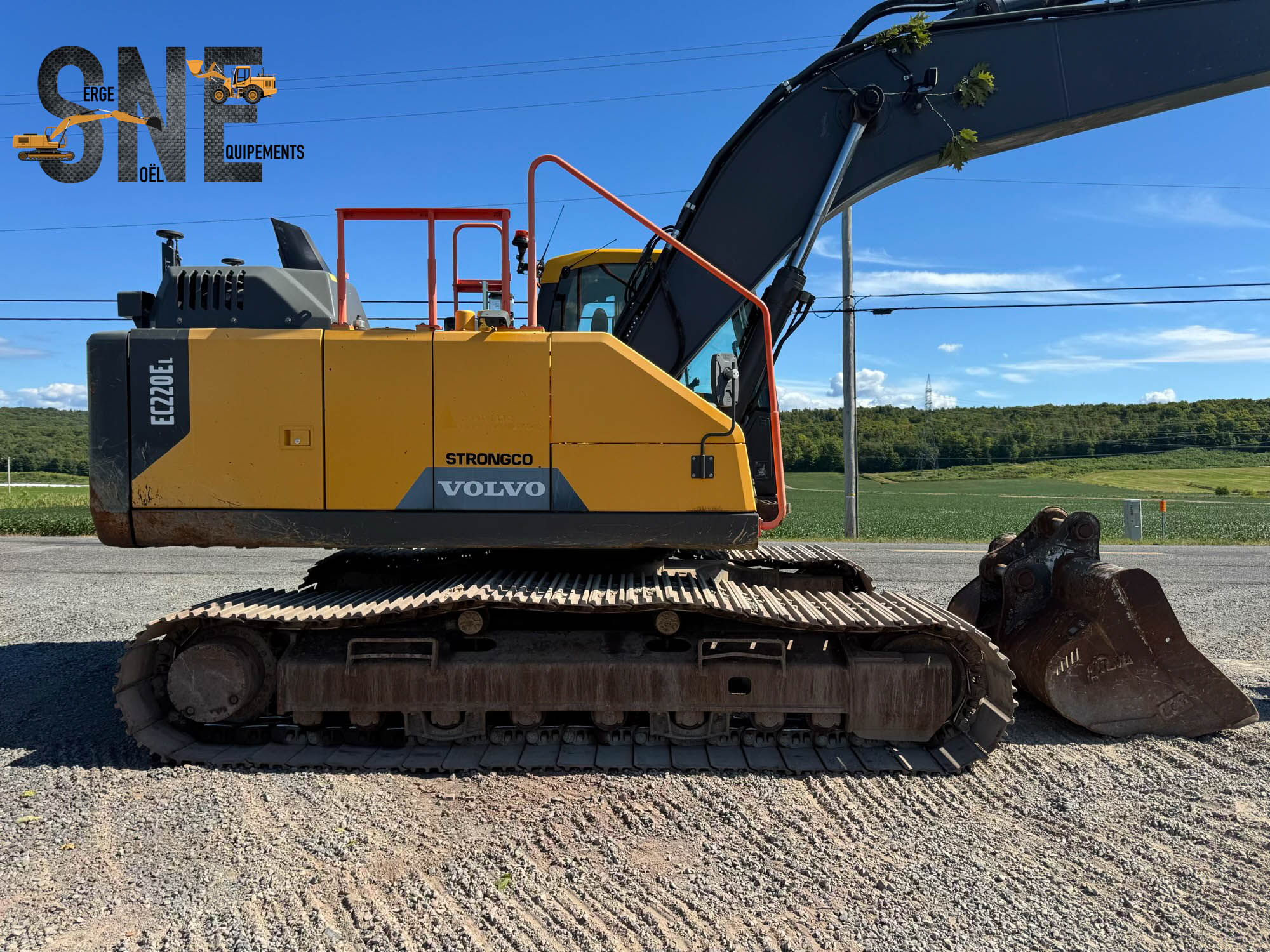 Volvo EC220EL_7889.jpg
