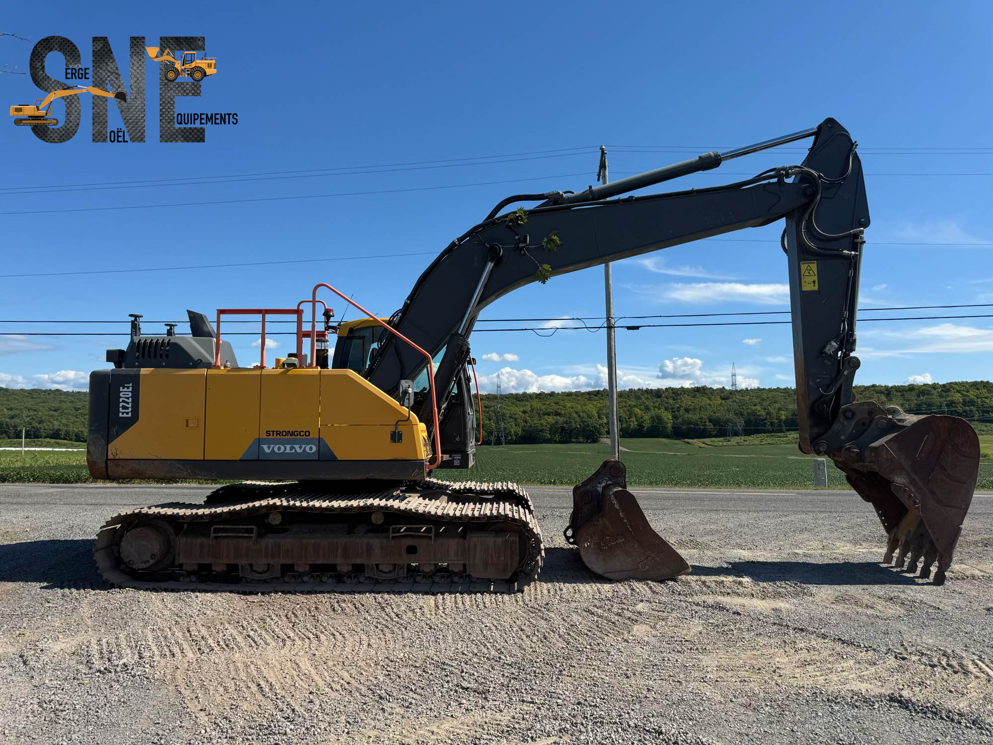 Volvo EC220EL_7888.jpg
