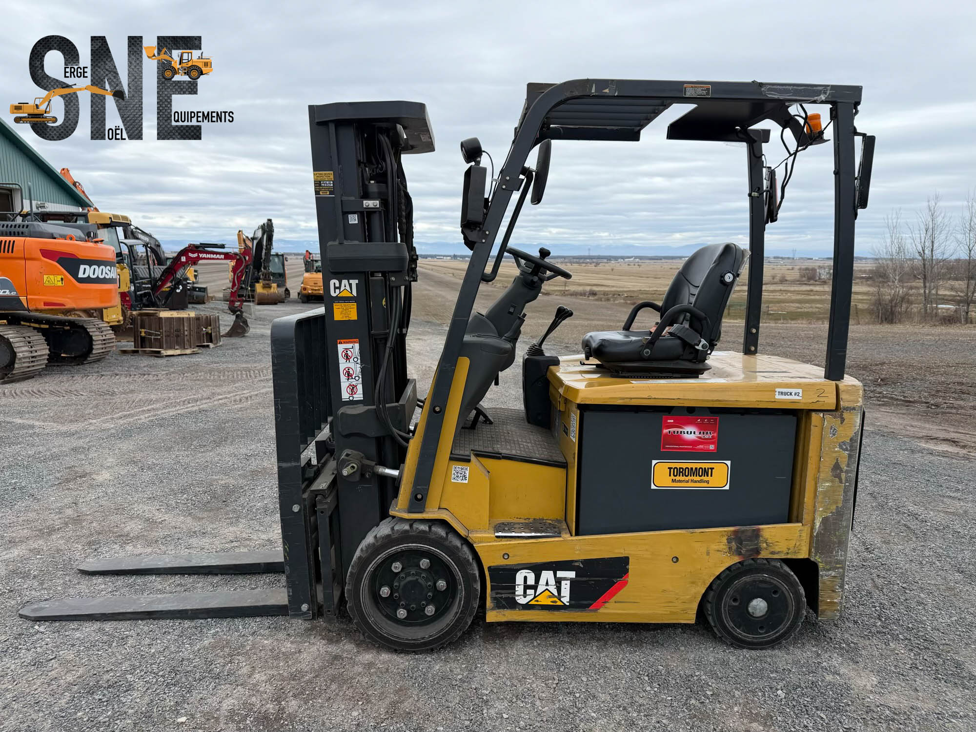 Caterpillar 2EC30N2_1259.jpg