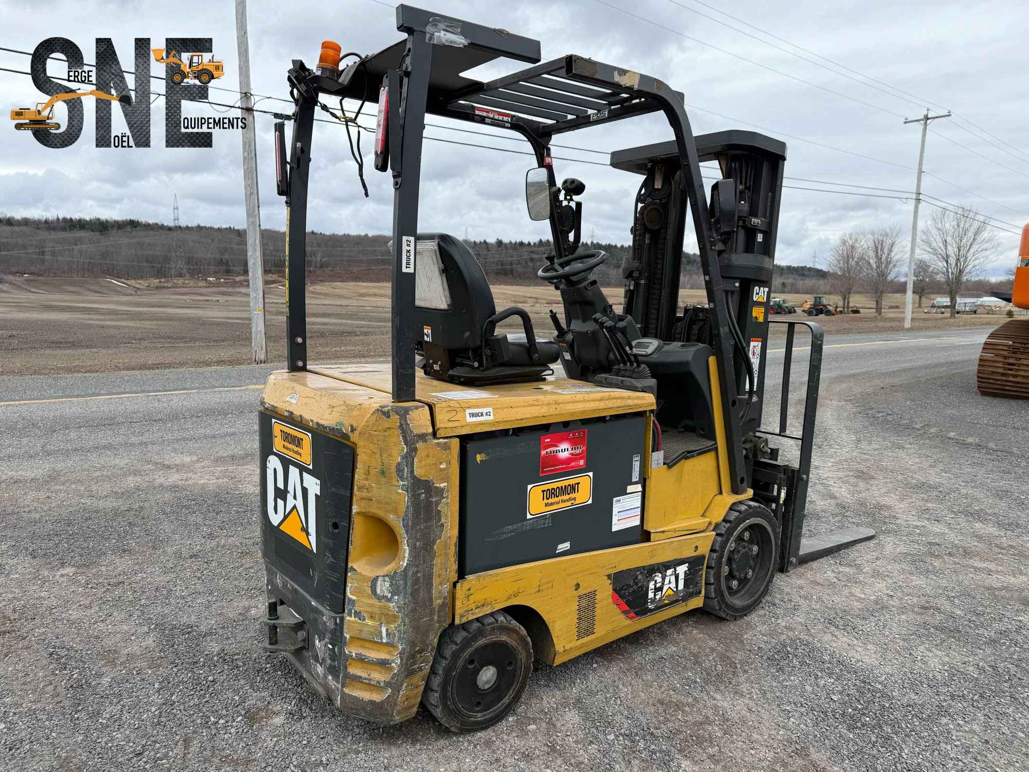 Caterpillar 2EC30N2_1263.jpg