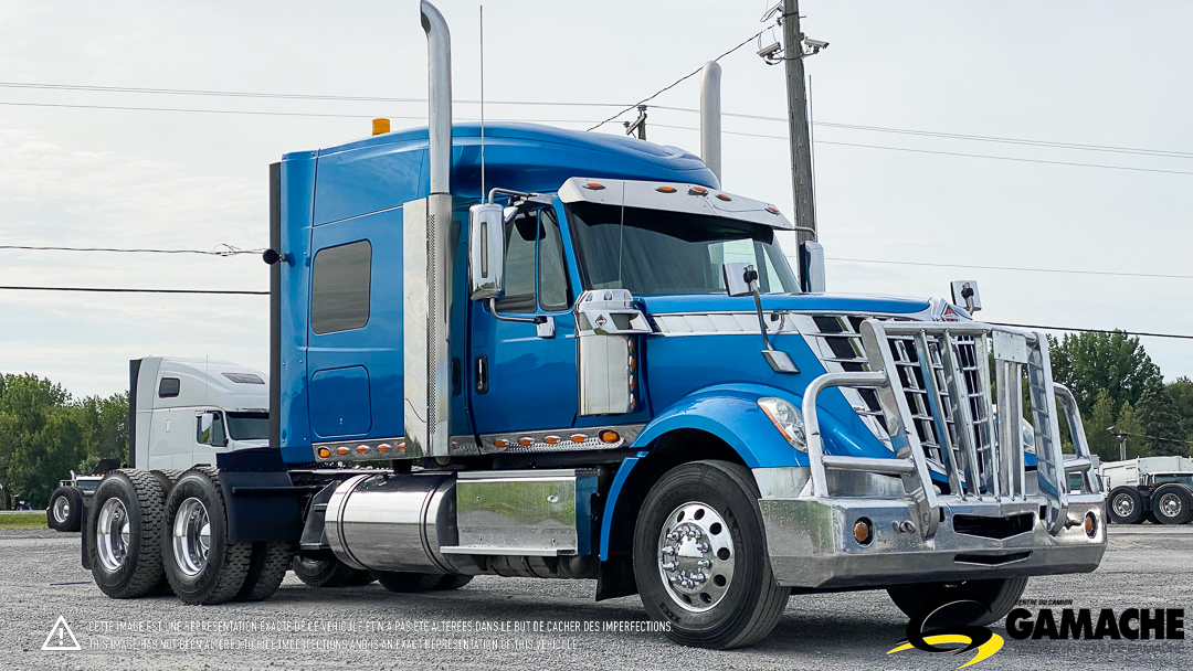 INTERNATIONAL LONESTAR HIGHWAY / SLEEPER TRUCK / TRACTOR