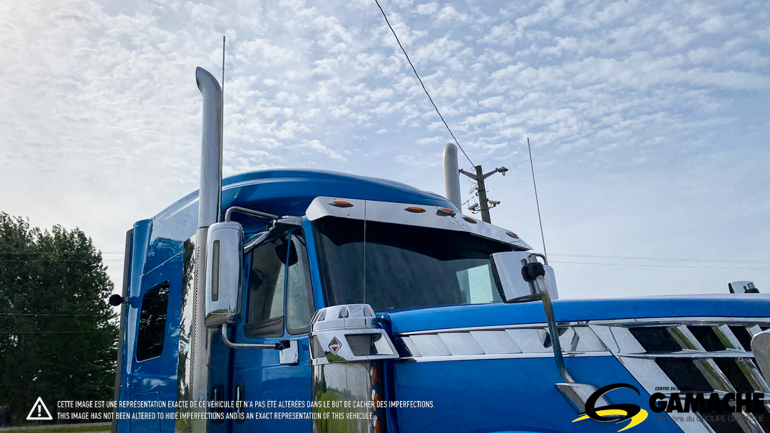 INTERNATIONAL LONESTAR HIGHWAY / SLEEPER TRUCK / TRACTOR