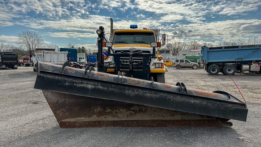 STERLING LT9500 SNOW PLOW / PLOW TRUCK / SANDER TRUCK