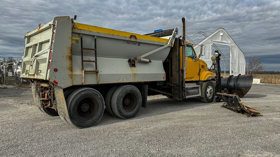 STERLING LT9500 SNOW PLOW / PLOW TRUCK / SANDER TRUCK