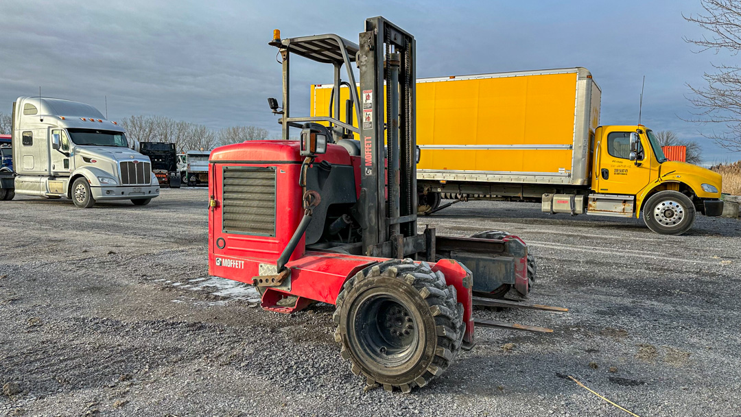 MOFFETT M8 55.3 TRUCK MOUNTED FORKLIFT