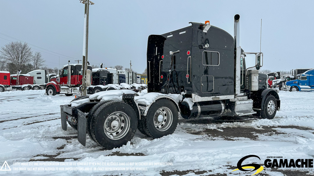 PETERBILT 388 SLEEPER TRUCK TRACTOR / HIGHWAY