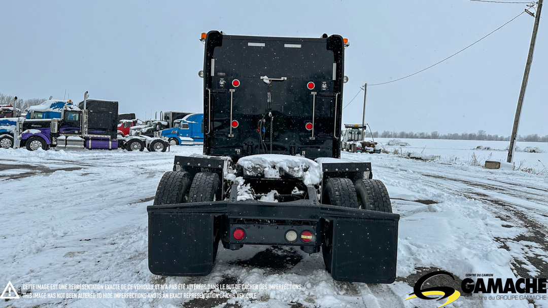 PETERBILT 388 SLEEPER TRUCK TRACTOR / HIGHWAY