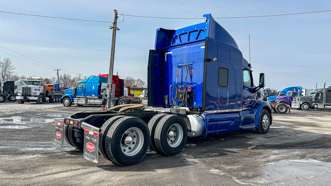 PETERBILT 579 HIGHWAY / SLEEPER TRUCK /  TRACTOR