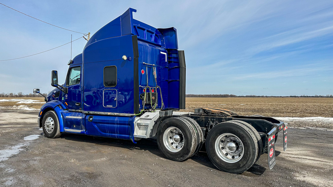 PETERBILT 579 HIGHWAY / SLEEPER TRUCK /  TRACTOR