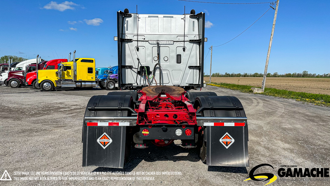 INTERNATIONAL LONESTAR HIGHWAY / SLEEPER TRUCK /  TRACTOR