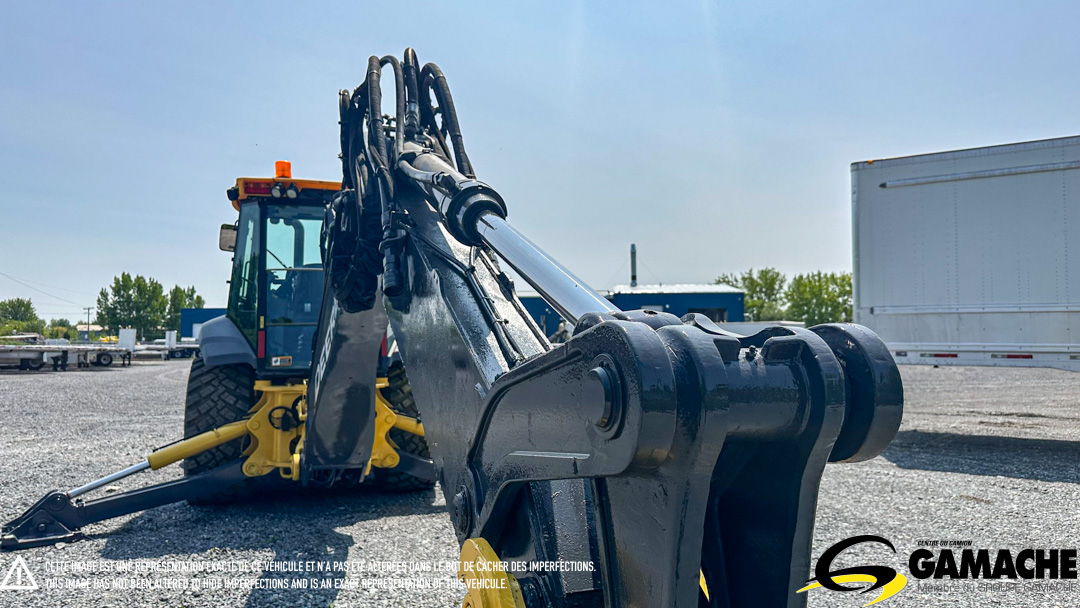 JOHN DEERE 710L BACKHOE LOADER