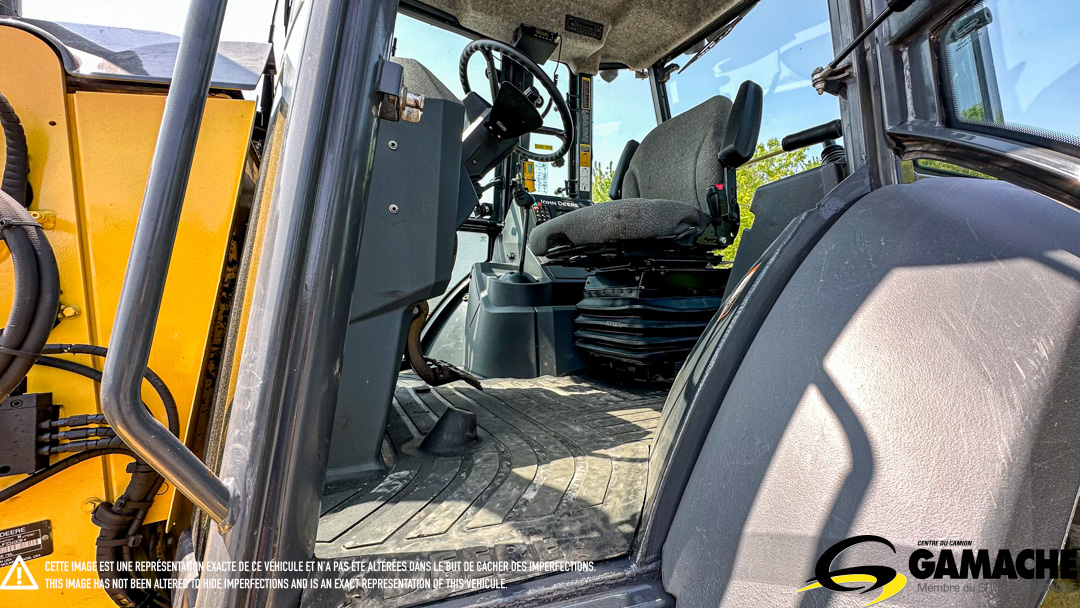 JOHN DEERE 710L BACKHOE LOADER