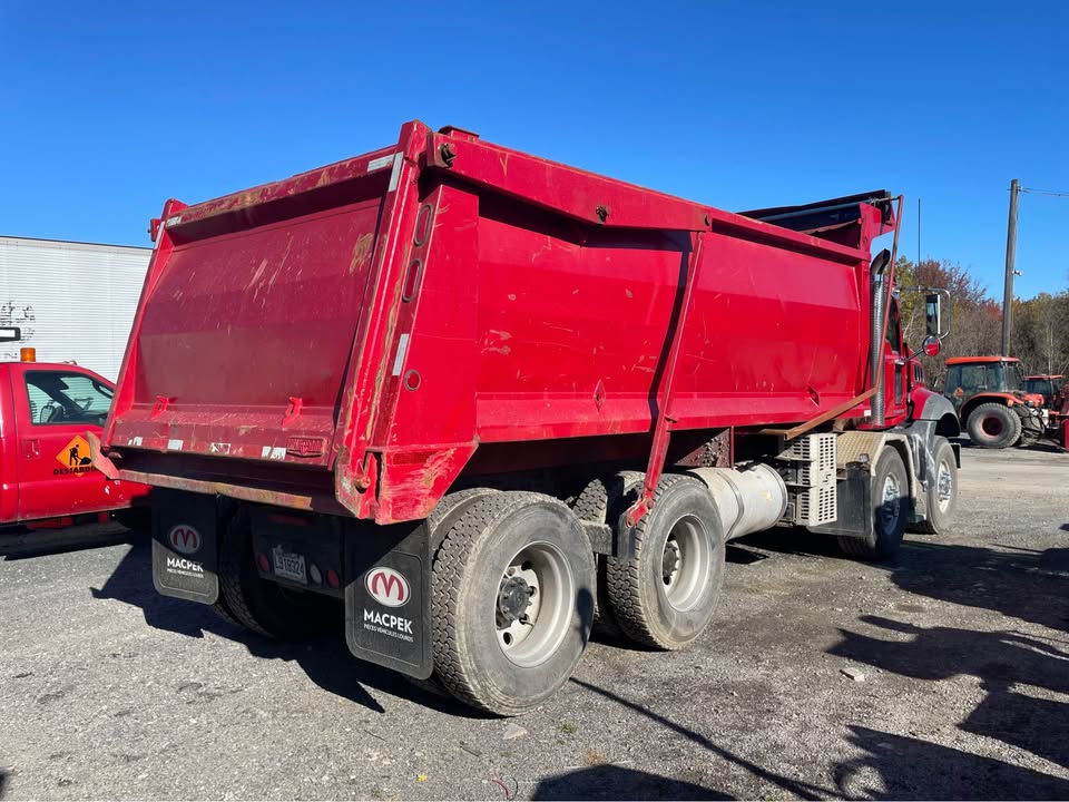 Mack Granite - 6.jpg