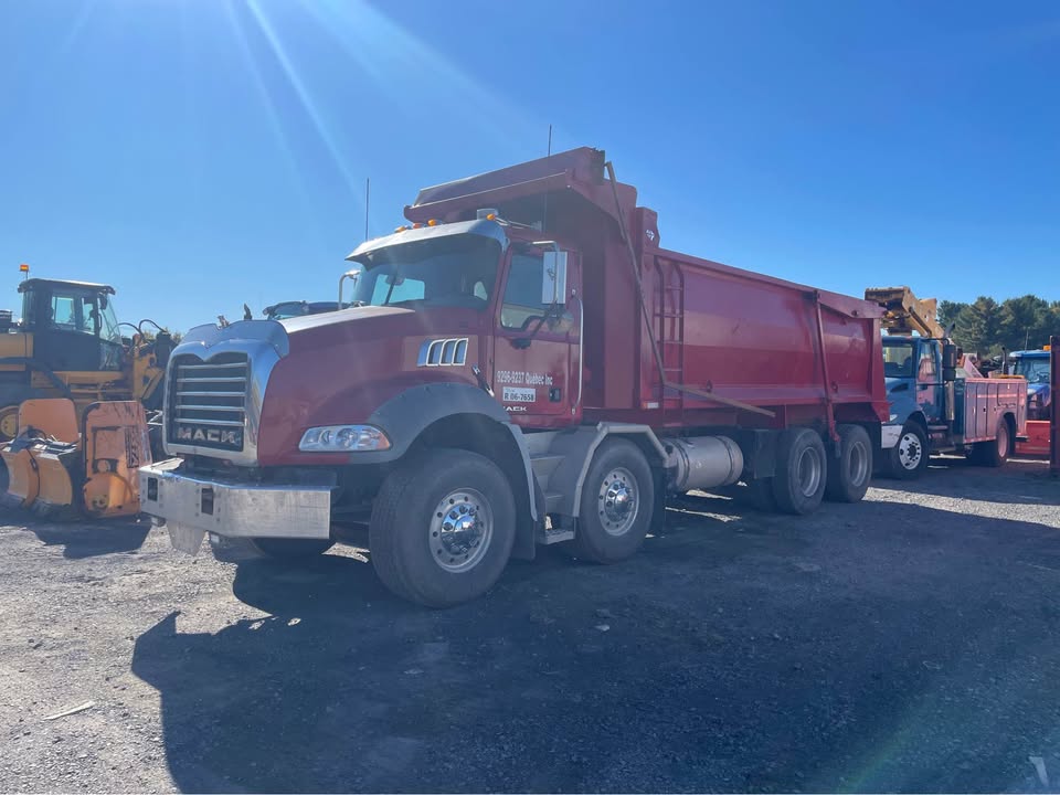 Mack Granite - 4.jpg