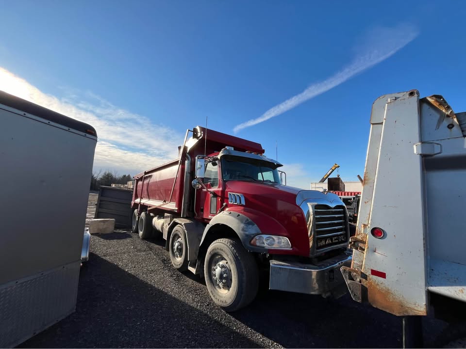 Mack Granite - 1.jpg