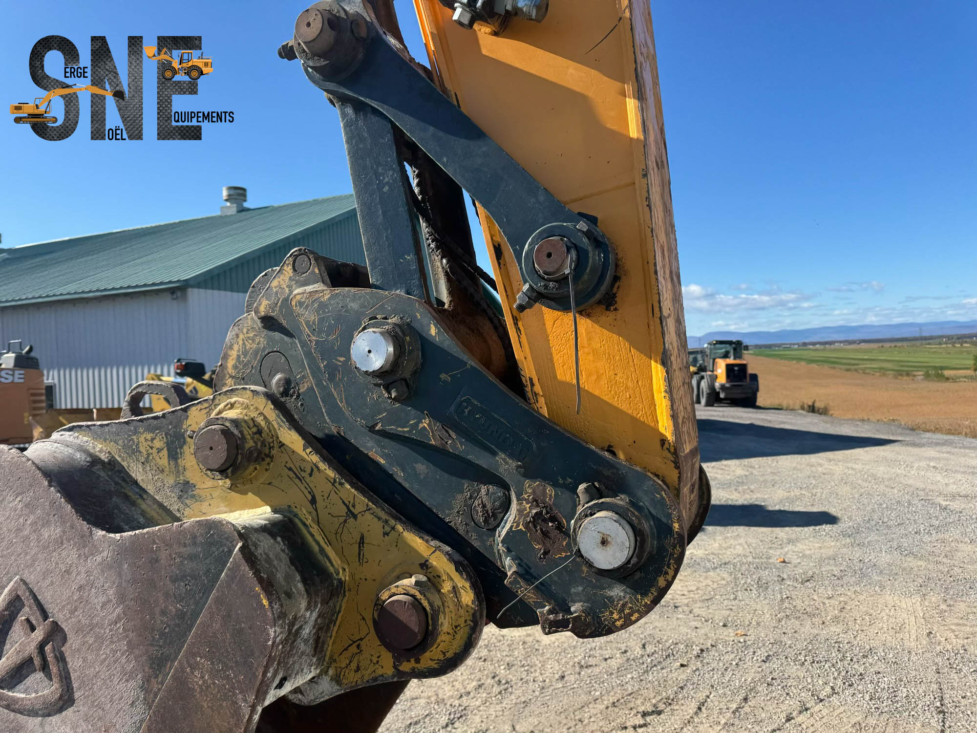 Hyundai HX220L_8527.jpg