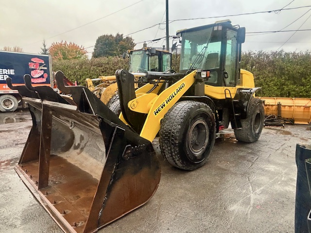 2007 New Holland L170W.jpg