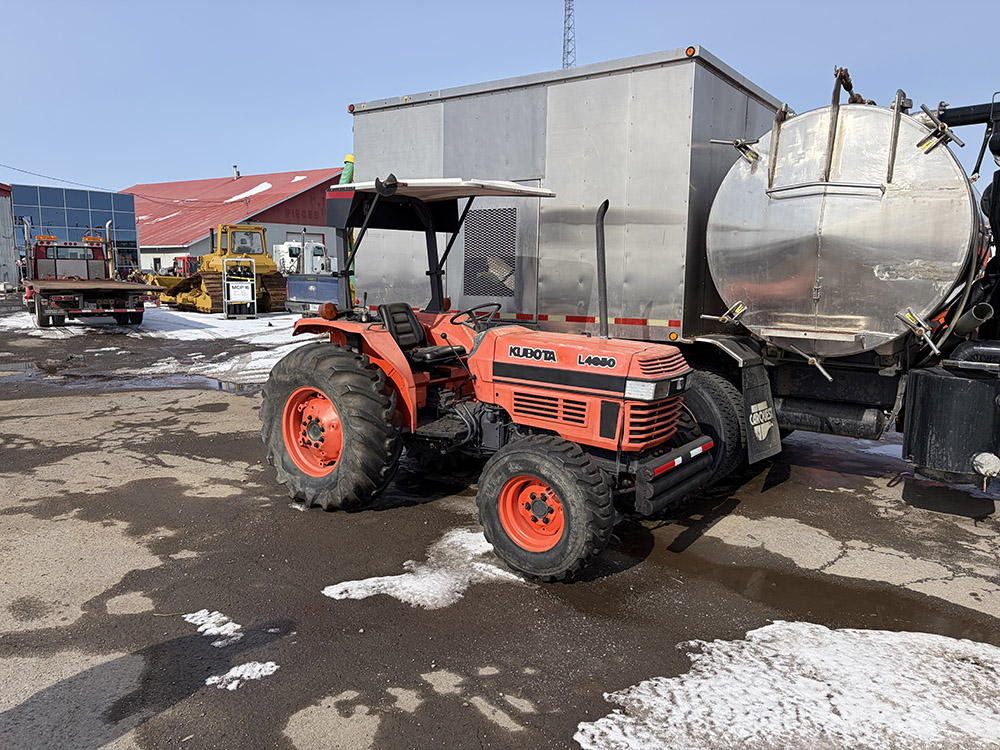 kubota L4050 4x4.jpeg