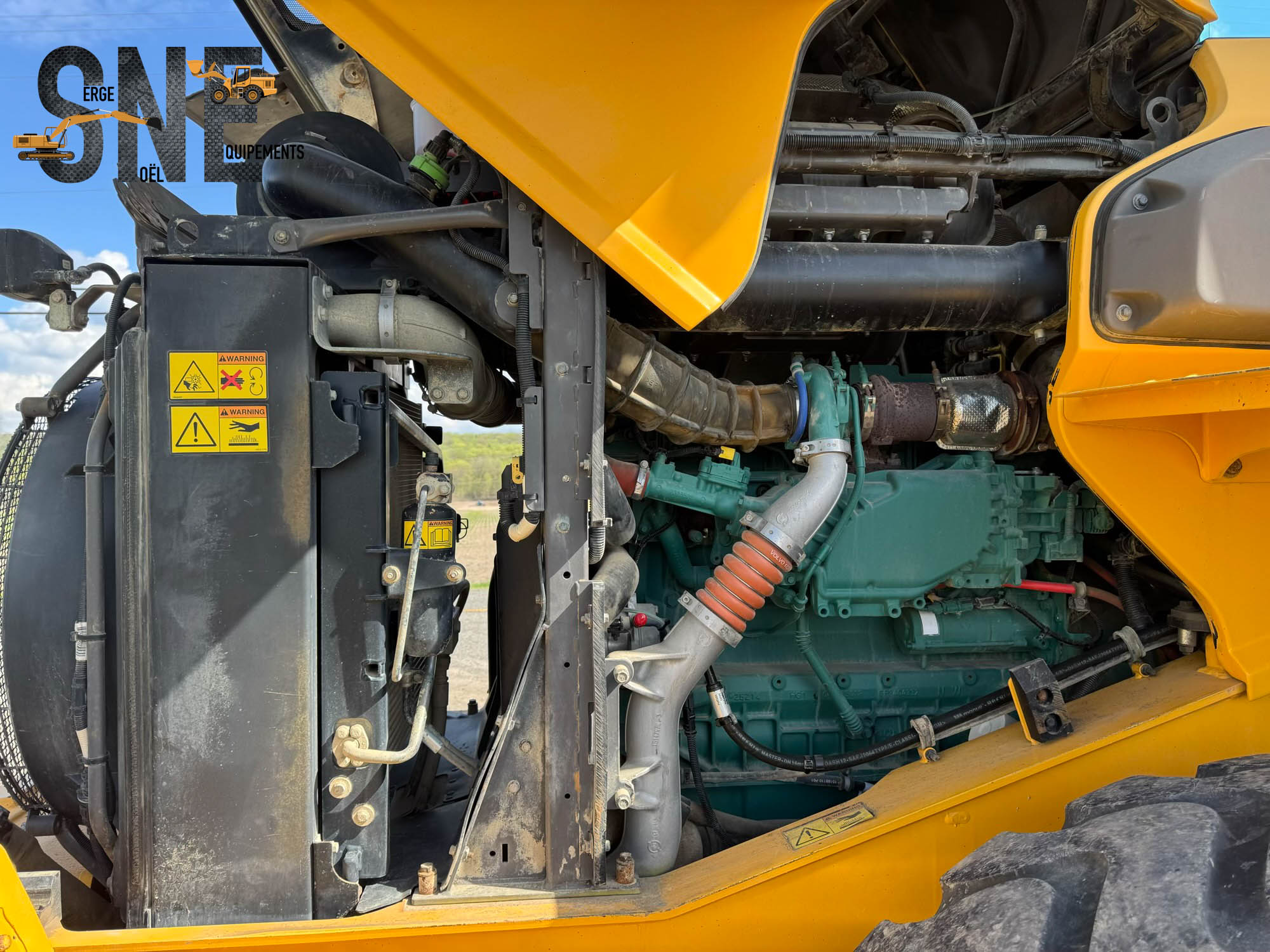 Vovlo L70H _6193.jpg