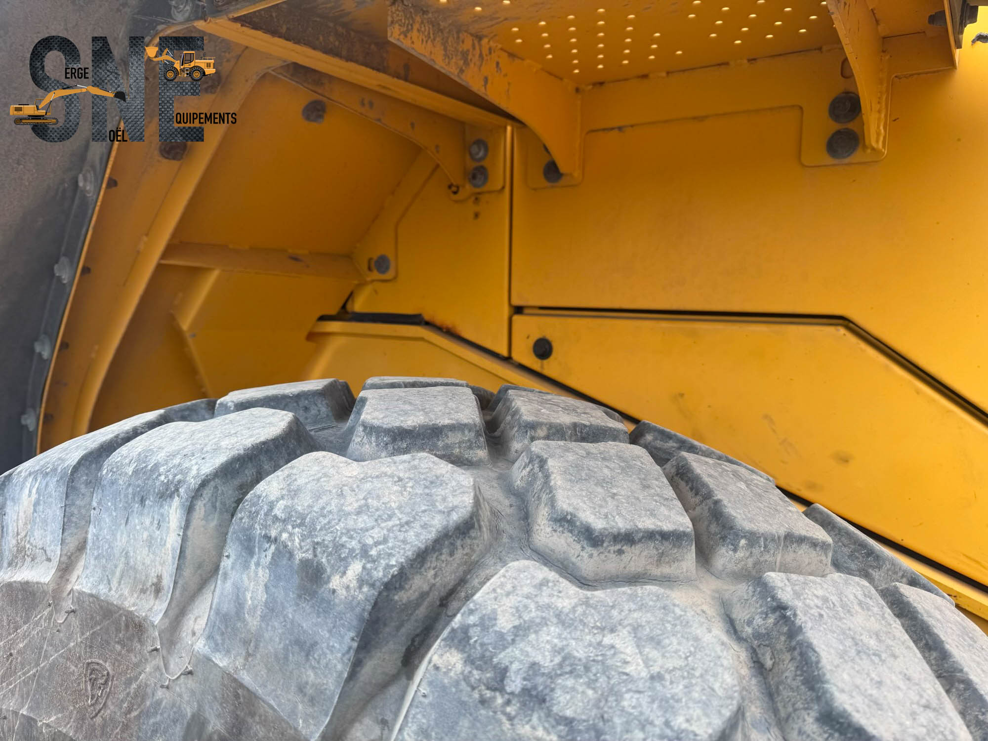 Volvo L70F #8780_8982.jpg