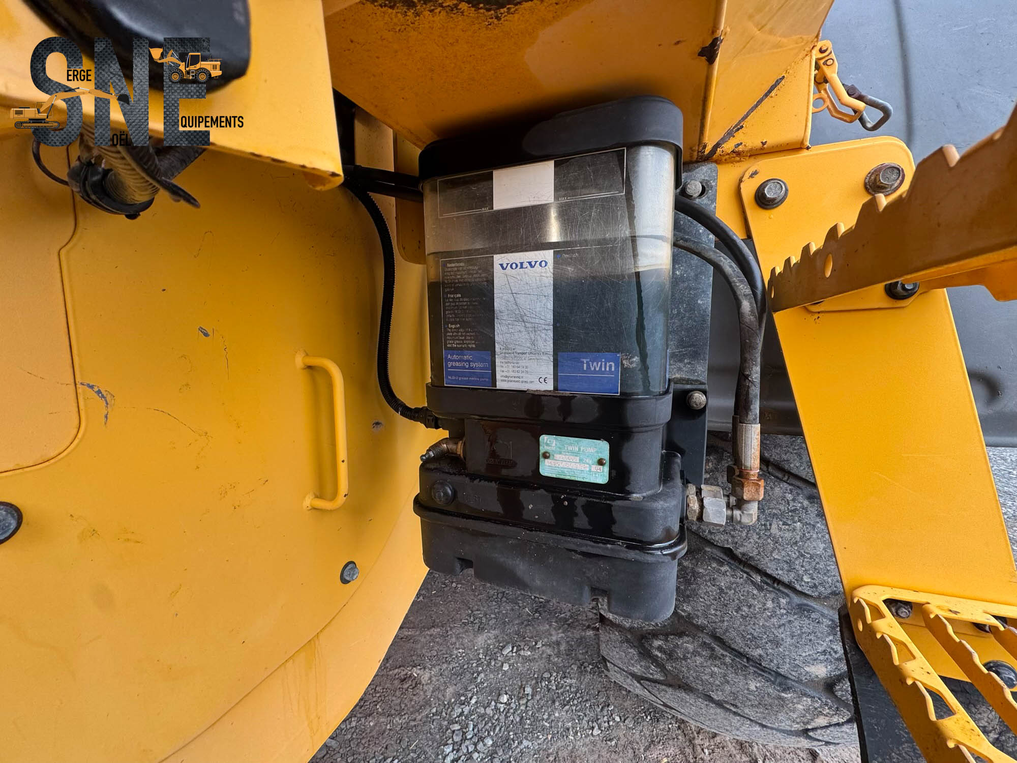 Volvo L90G #7323_9257.jpg