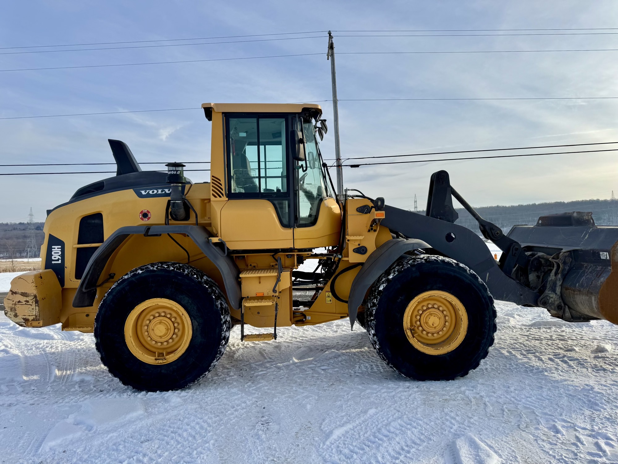 Volvo L90H_4100.jpg