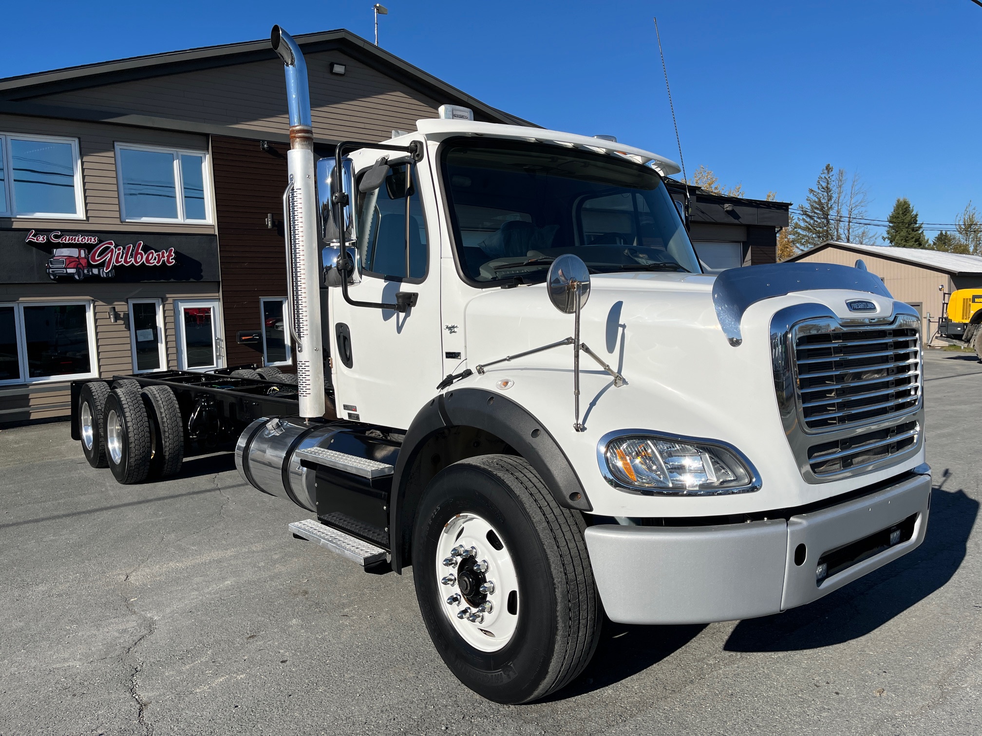 2012 - Freightliner M2 112 - Cab and Chassis  03.jpeg