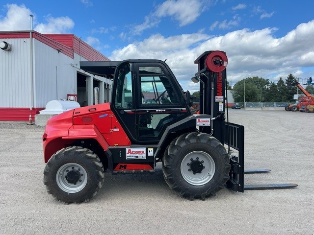 Manitou M40-4 #CE7027 Profil droite right side.jpg