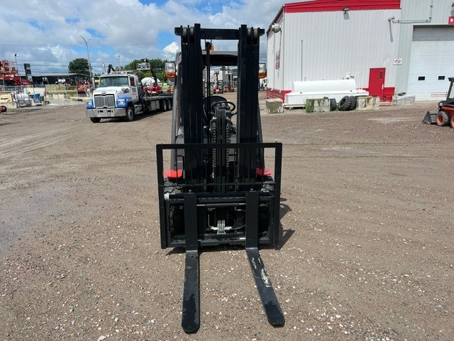 Manitou Mi30G #CE6481 Profil avant front side.jpg