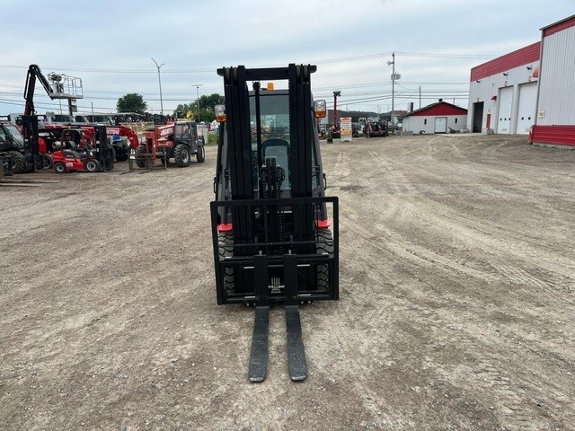 Manitou Mi25G 2024 #CE8463 Profil avant front side.jpg