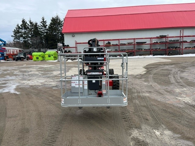 Manitou ManGo33 #NA4862 profile avant front side.jpg