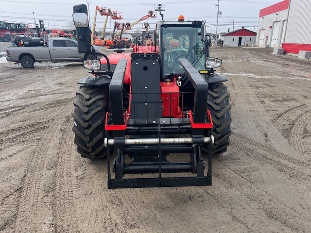 Manitou MT930 2024 #CT8667 Profil avant front side.jpg