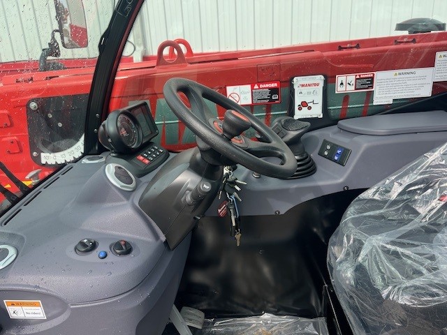 Manitou MT930 2024 #CT8667 Interieur inside.jpg