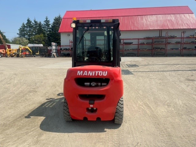 Manitou MI40D CE0149 profil arriere back side.jpg