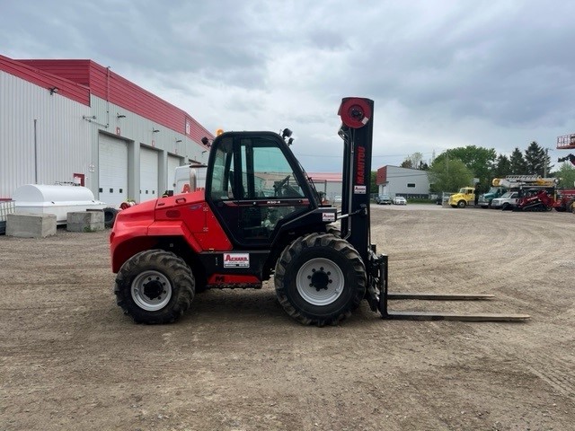 Manitou M50-4 #CE4065 profile droit right side.jpg