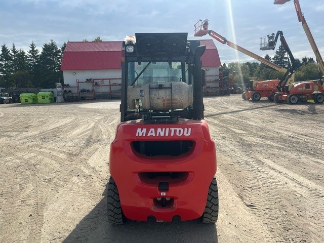 Manitou MI50G 2024 #CE1707 Profil arriere back side.jpg