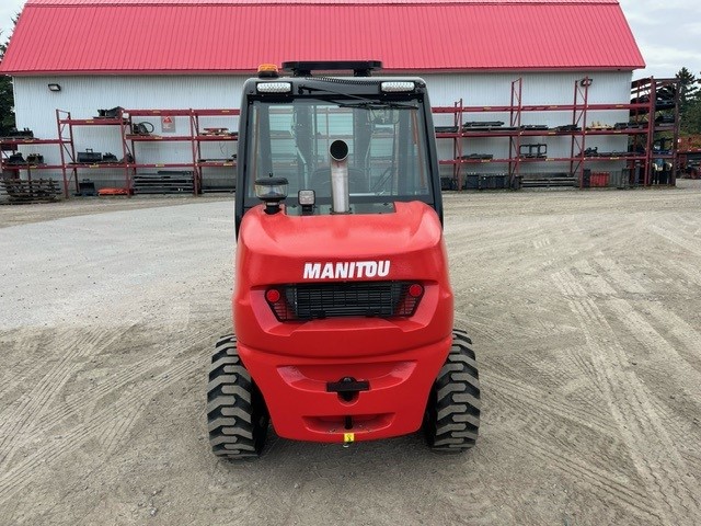 Manitou MC30-4 2024 #CE7571 Profil arriere back side.jpg