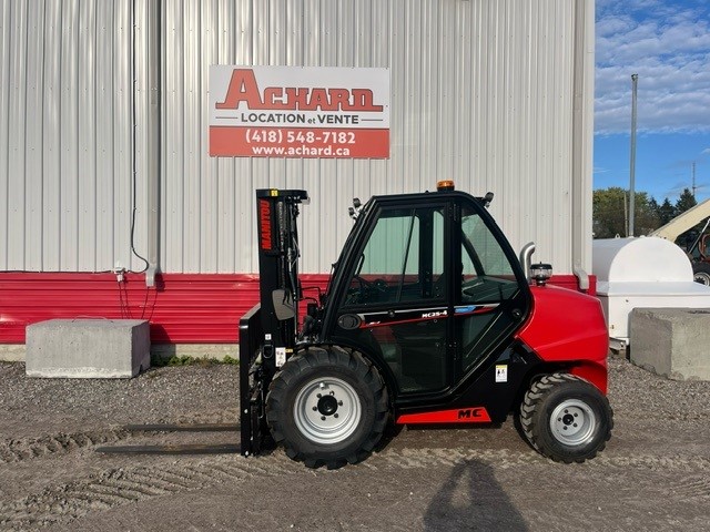 Manitou MC25-4 2024 #CE8364 Profil achard side.jpg