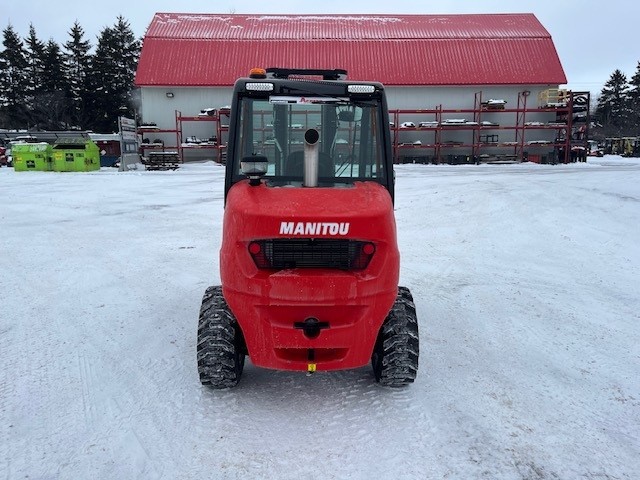 Manitou MC30-4 2024 #CE0715 profil arriere back side.jpg