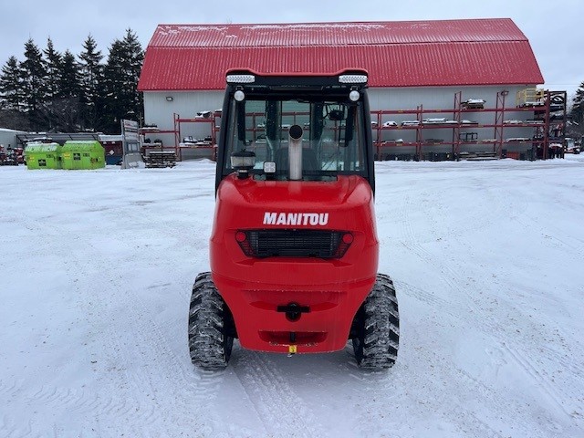 Manitou MC25-4 2024 #CE0367 profil arriere back side.jpg