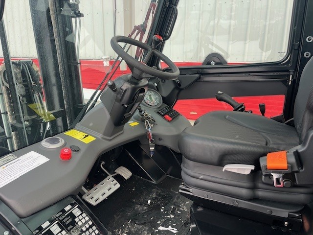 Manitou MC30-4 2024 #CE1232 profil Interieur interior side.jpg