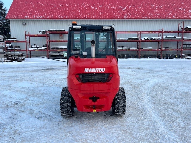 Manitou MC25-4 2024 #CE2584 profil arriere back side.jpg