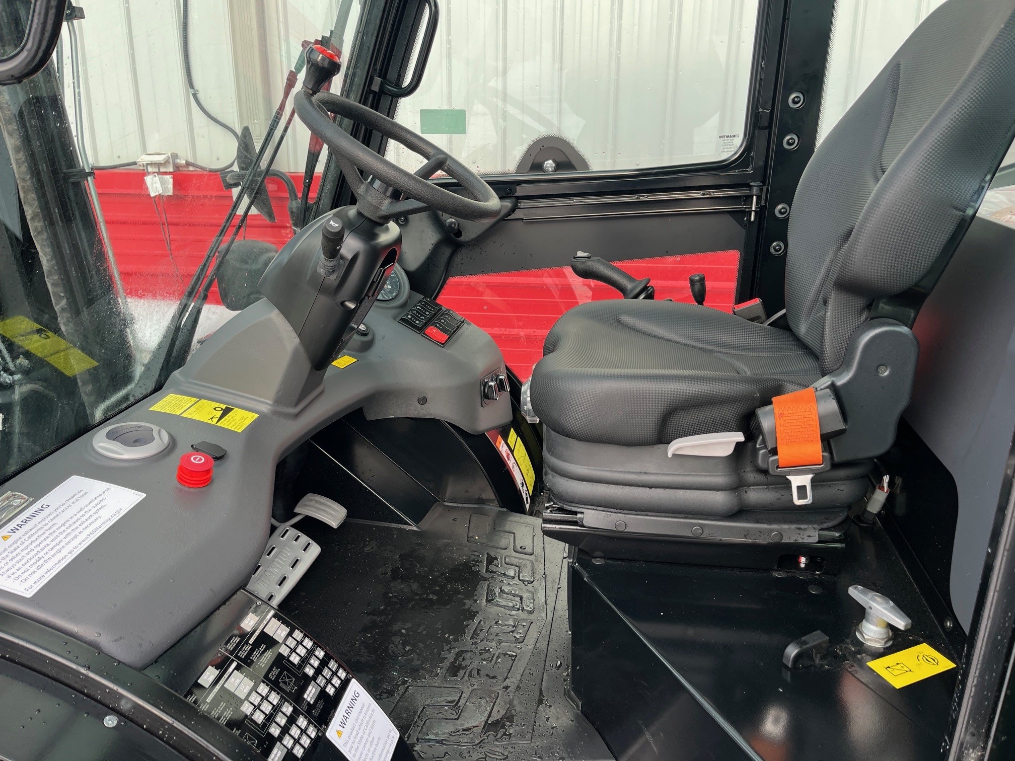 Manitou MC30-4 2024 #CE1341 profil interieur interior side.jpg