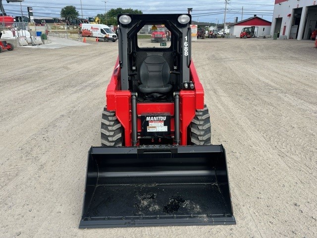 Manitou 1050R 2023 #LO1688 Profil avant front side.jpg