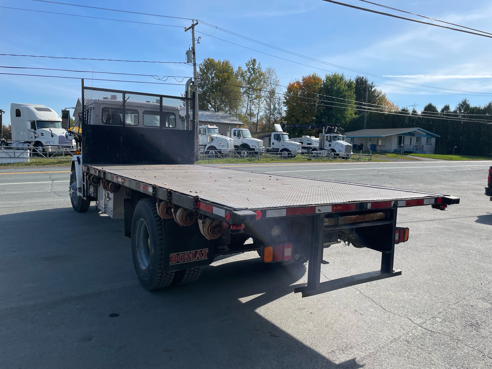 2003 - Freightliner FL80 - Camion Plateforme - 07.jpeg